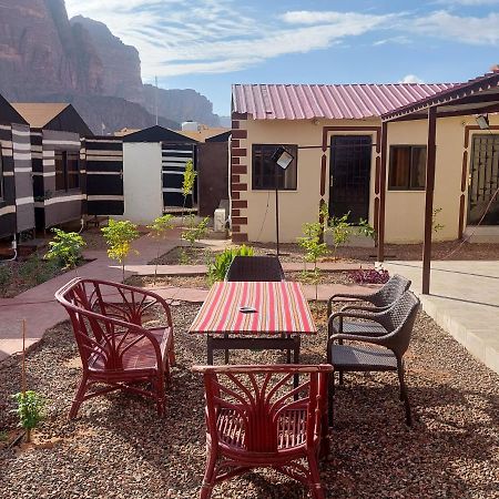 Wadi Rum Oryx Hostel & Tours Bagian luar foto